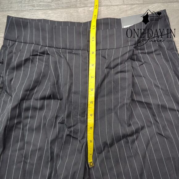 Express Stylist Tapered Leg Pinstripe Pants Size 2 - Picture 4 of 5